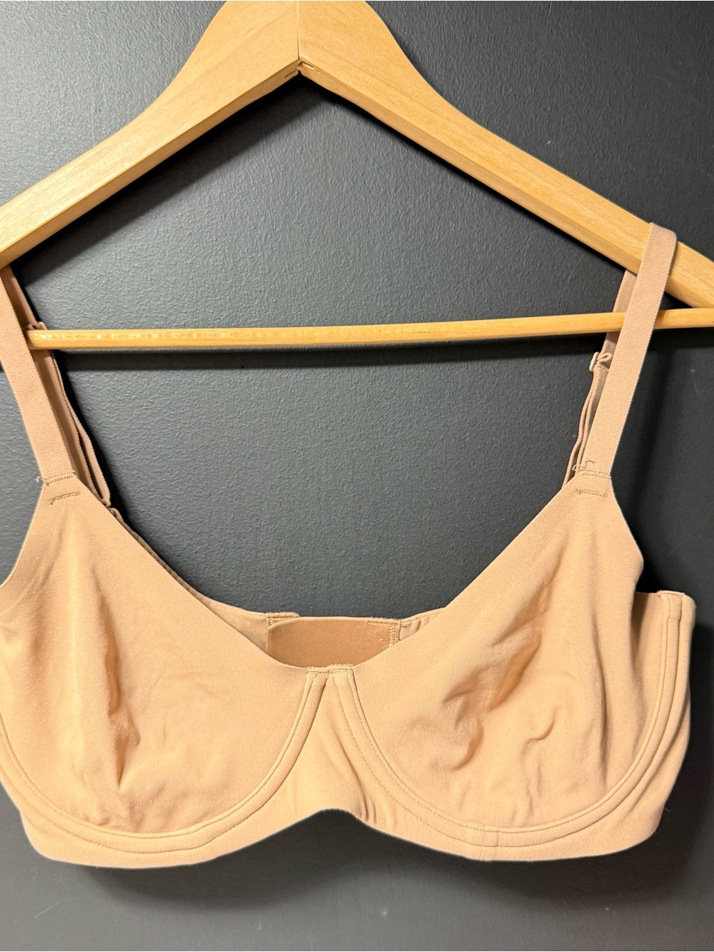 Fits Everybody Unlined Demi Bra SKIMS Size 36D